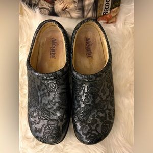 Algeria black dios de muertos clogs, never worn size 11.